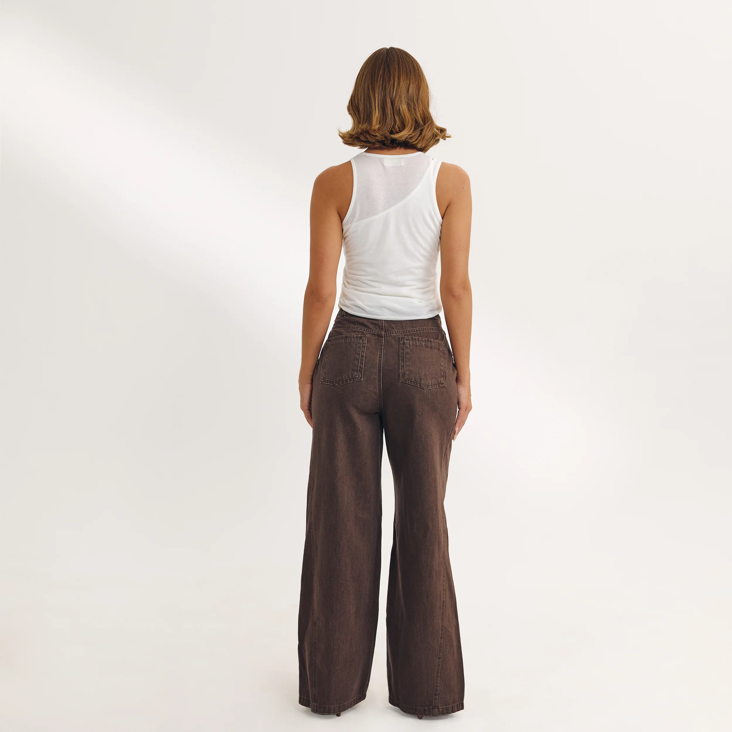 Dipped-Waist Wide-Leg Jeans - Espresso