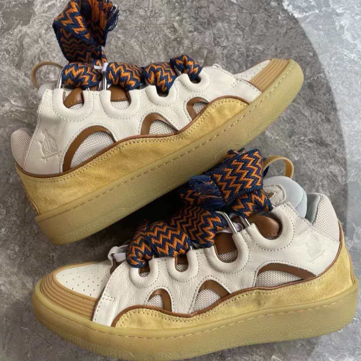 Lanvin Curb