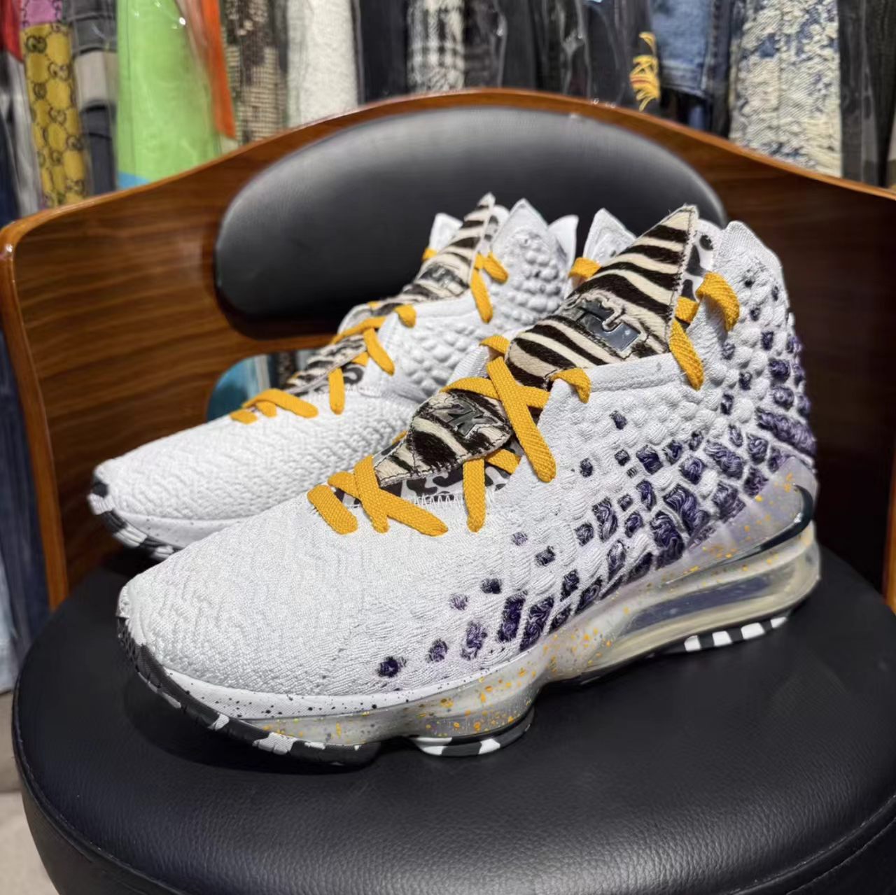Nike LeBron 17 