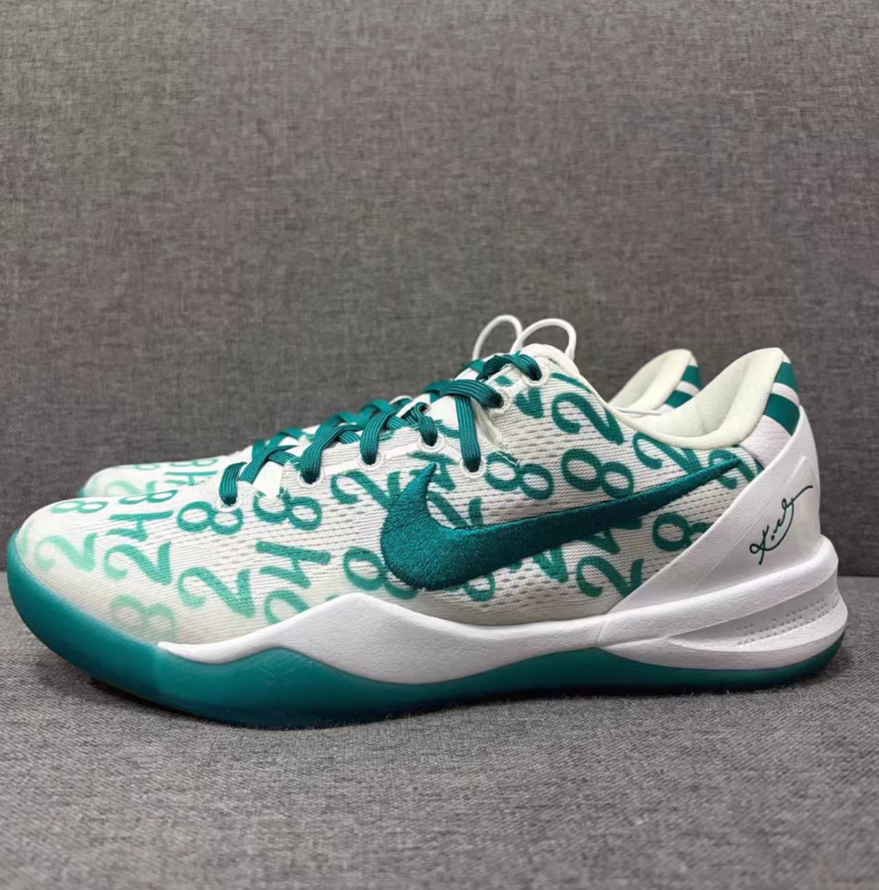 Nike Kobe 8 Protro "Mambacita"