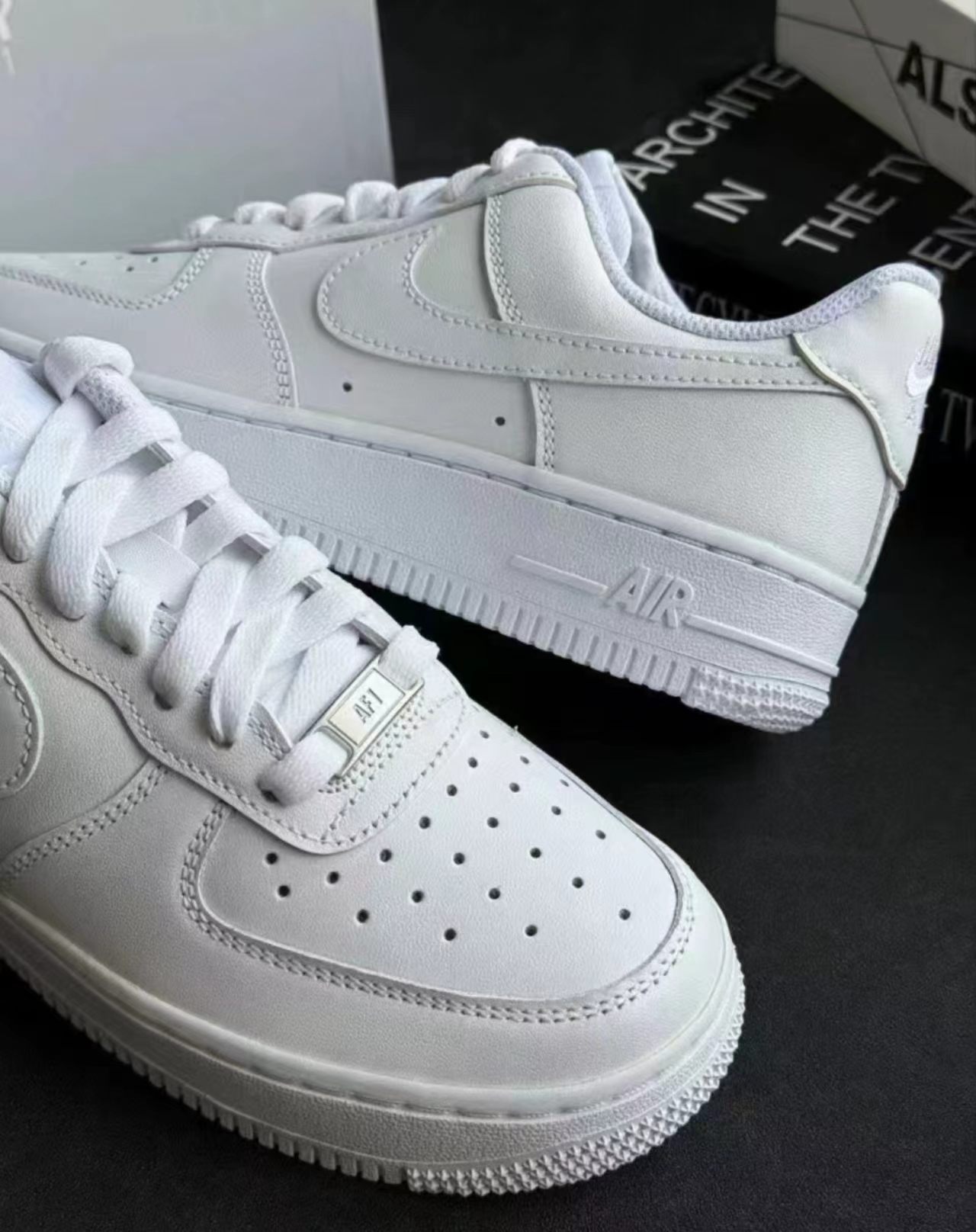 Nike Air Force 1 Low 
