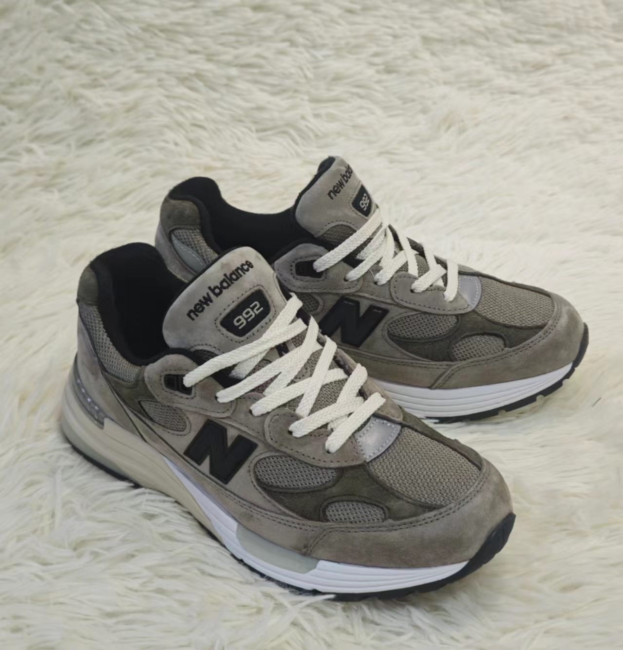 New Balance 992 Grey Black