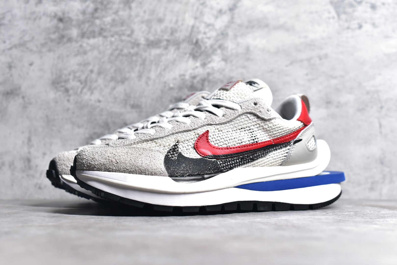 LJ NIKE VAPORWAFFLE SACAI SPORT FUCHSIA GAME ROYAL CV1363-100