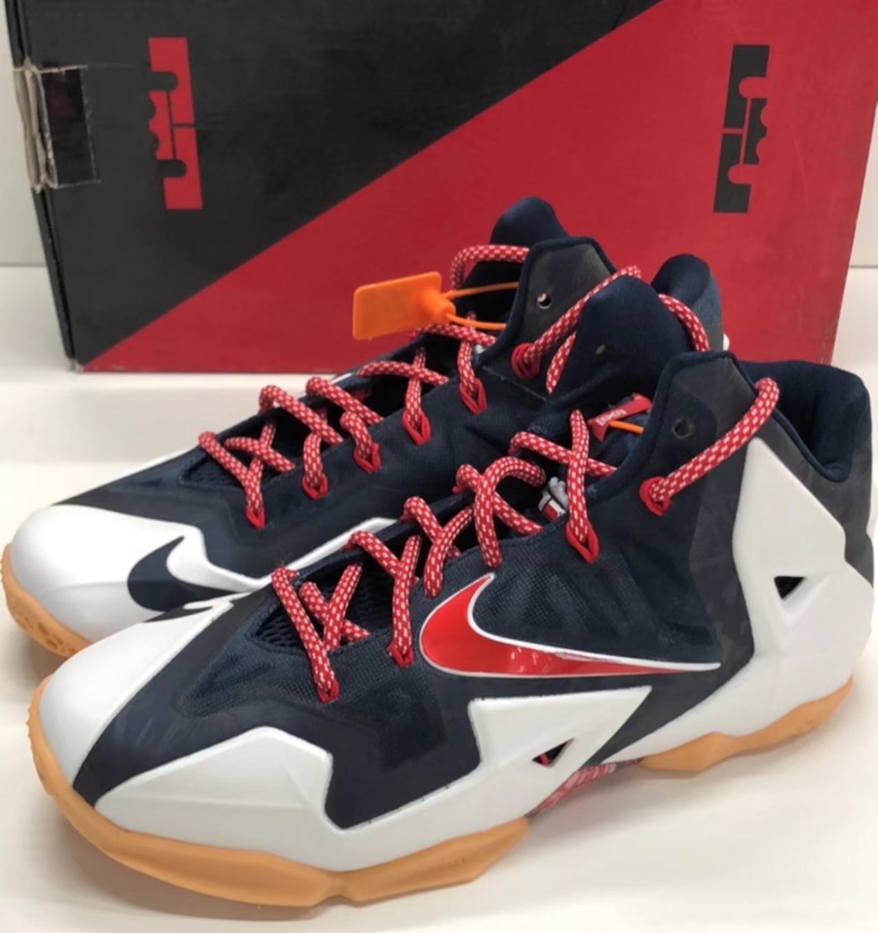 Nike LeBron XI 