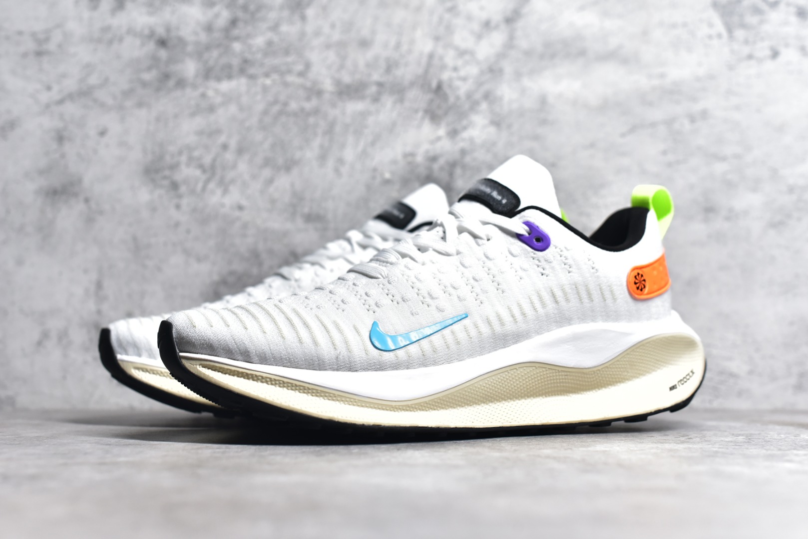 NIKE REACTX INFINITY RUN 4 DR2665-104