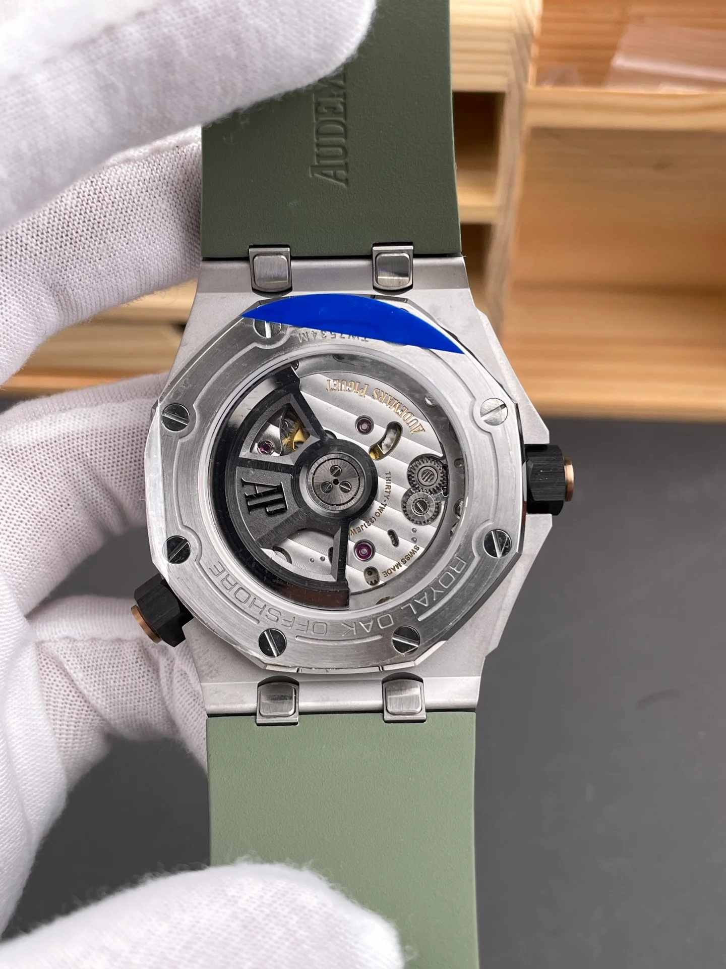 Royal Oak 15720 Avocado Green Dial