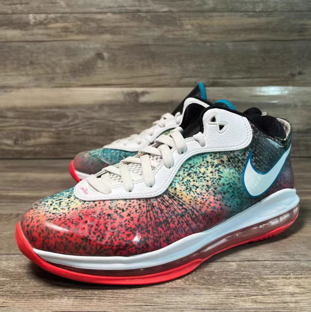 Nike LeBron 8 Low 