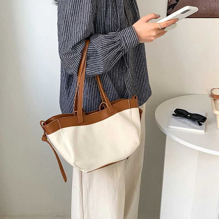 Daisy Canvas Tote