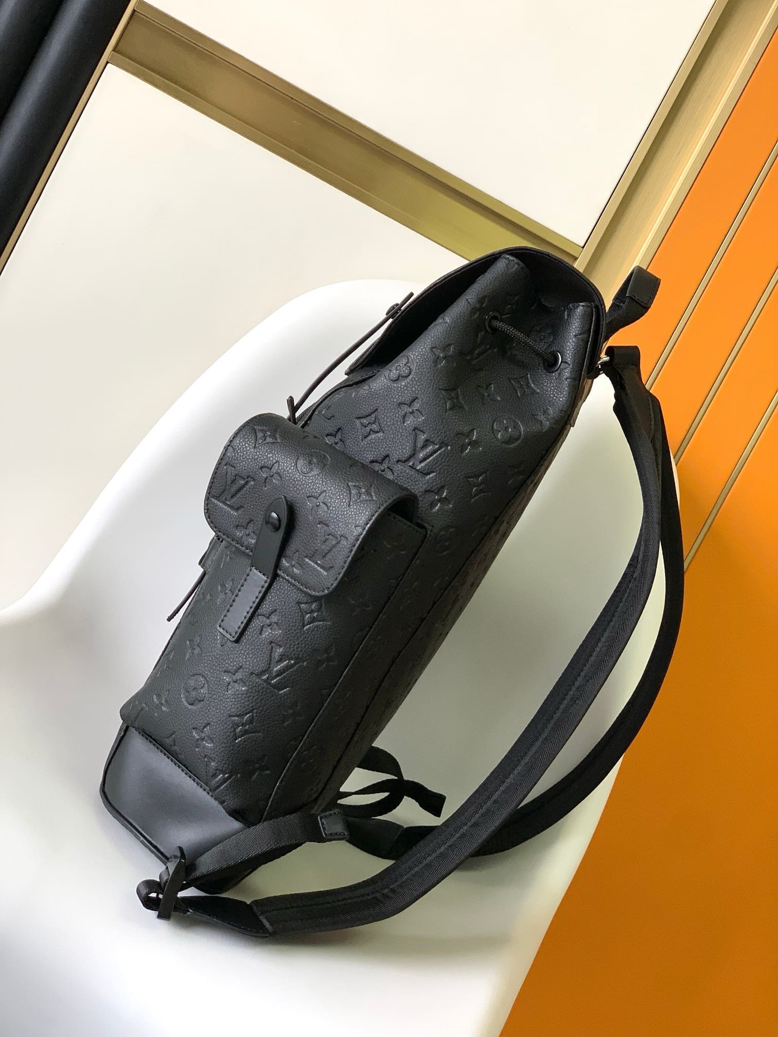 Louis Vuitton M55699 Christopher MM