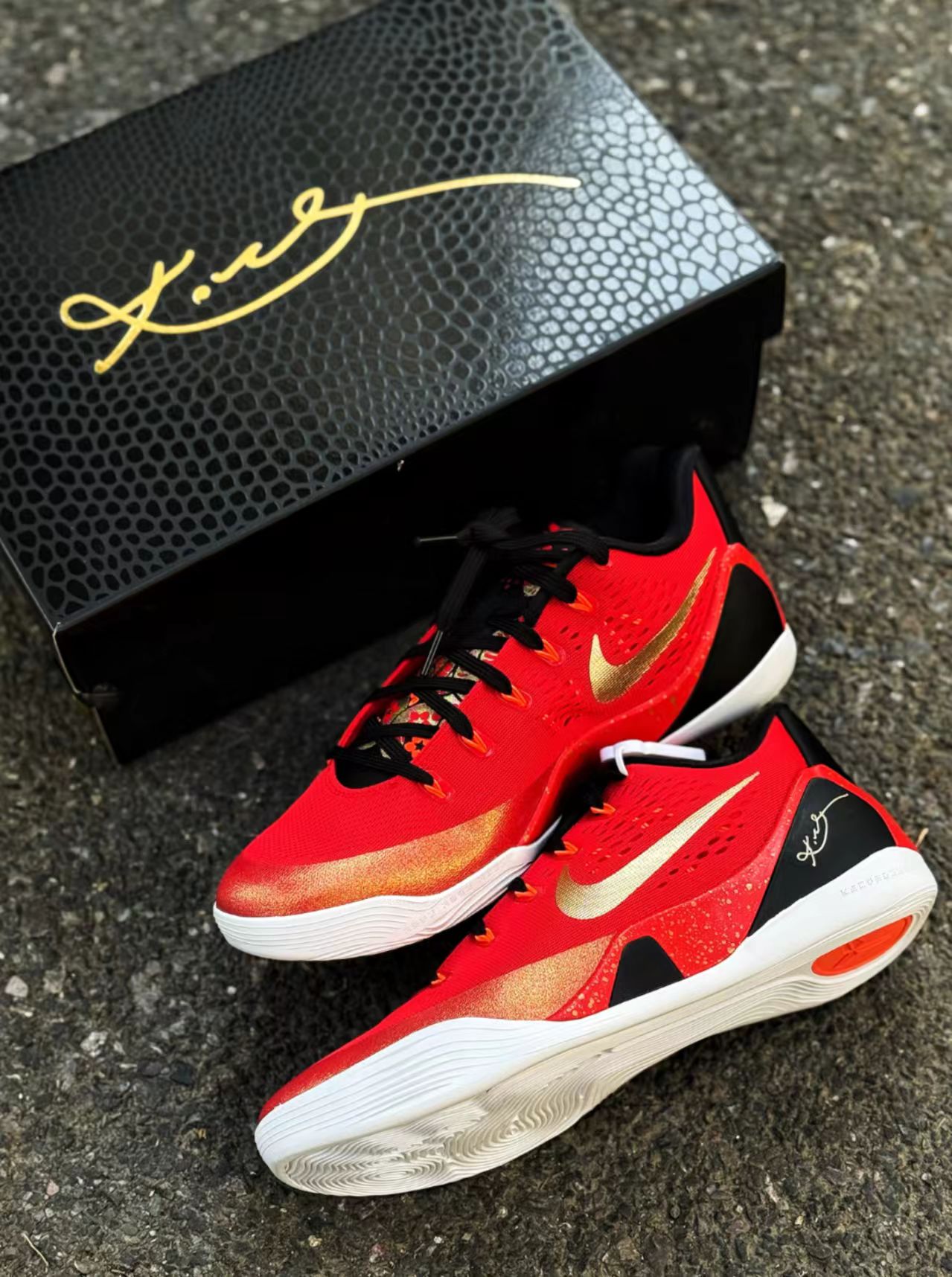 Nike Kobe 9 EM Low "Chinese New Year"
