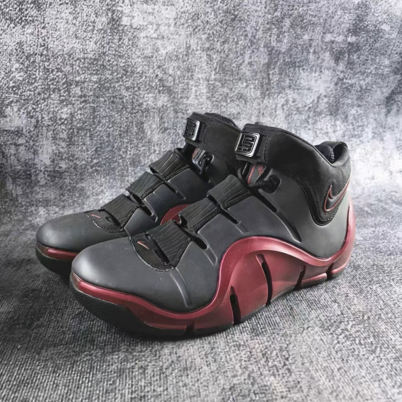 Nike Zoom LeBron 4 