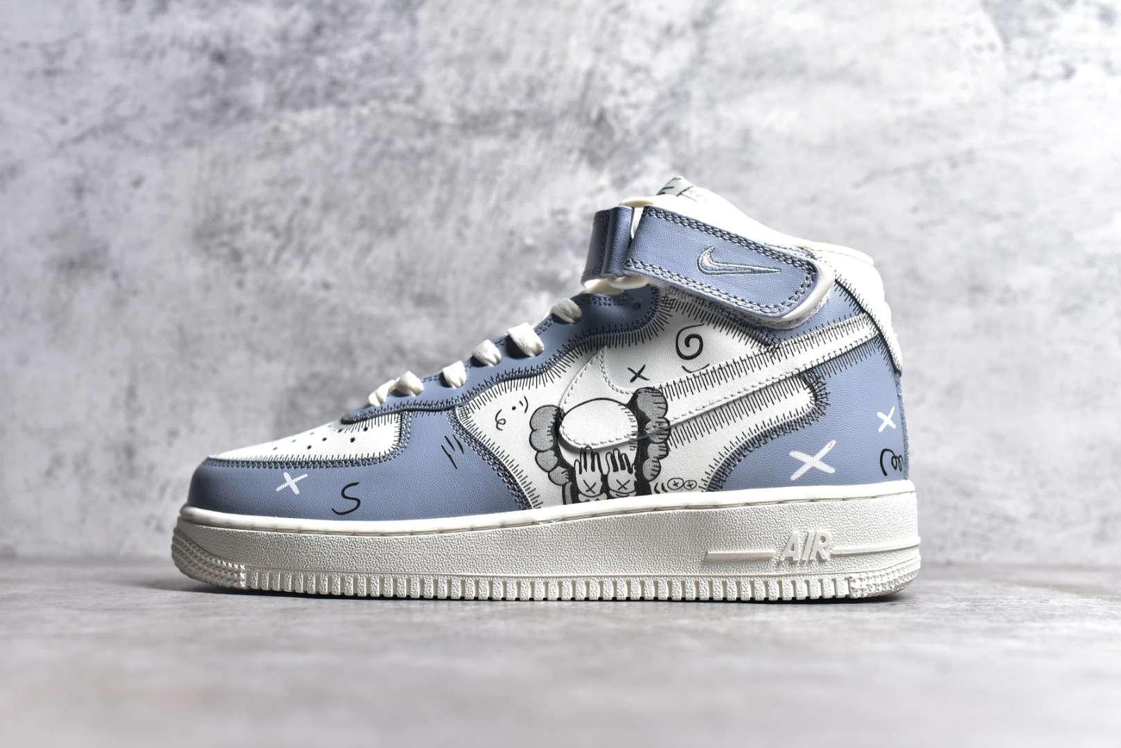 KAWS X NK AIR FORCE 1'07 MID CW2308-211