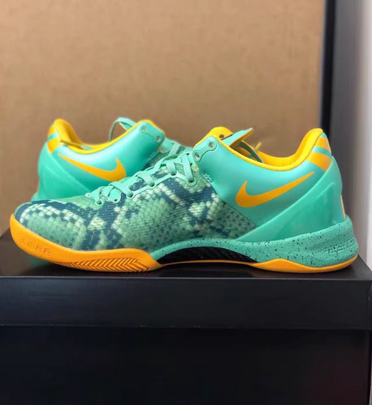 Nike Kobe 8 Protro "Mambacita Sweet 16"