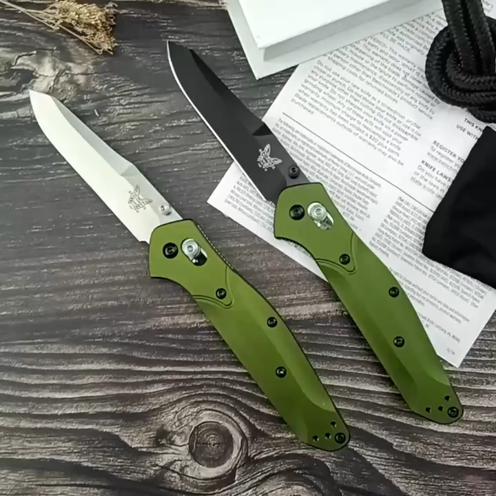 BM940 Outdoor Folding Knife – CNC Fine Grind, Green Aviation-Aluminum Handle, Bearing Lock Thumb-Open Design, Gift-Box Packaging