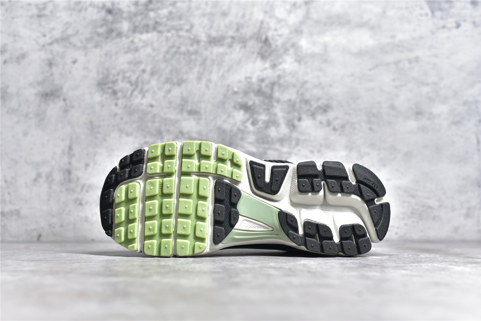 NIKE ZOOM VOMERO 5 COBBLESTONE FLAT PEWTER (WOMEN’S) FB8825-001