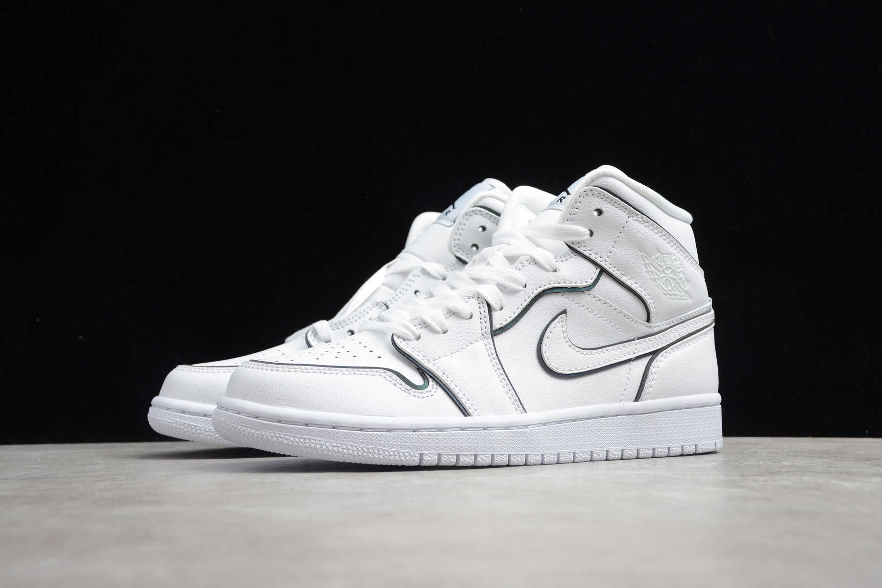 Air Jordan 1 MID SE Wanita Sepatu Putih/White Iridescent CK6587-100