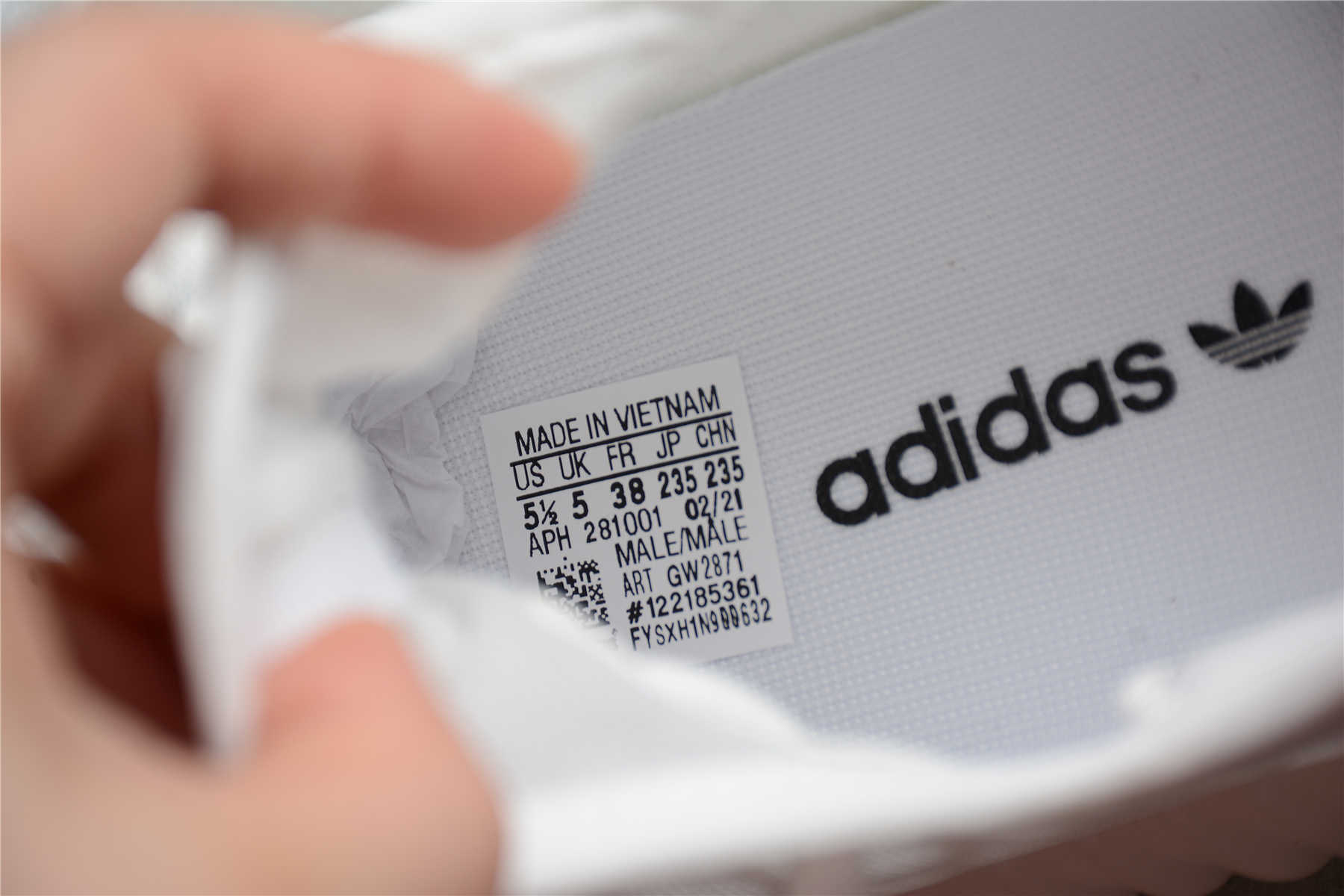 R20 YEEZY BOOST 350 V2 White  GW2871