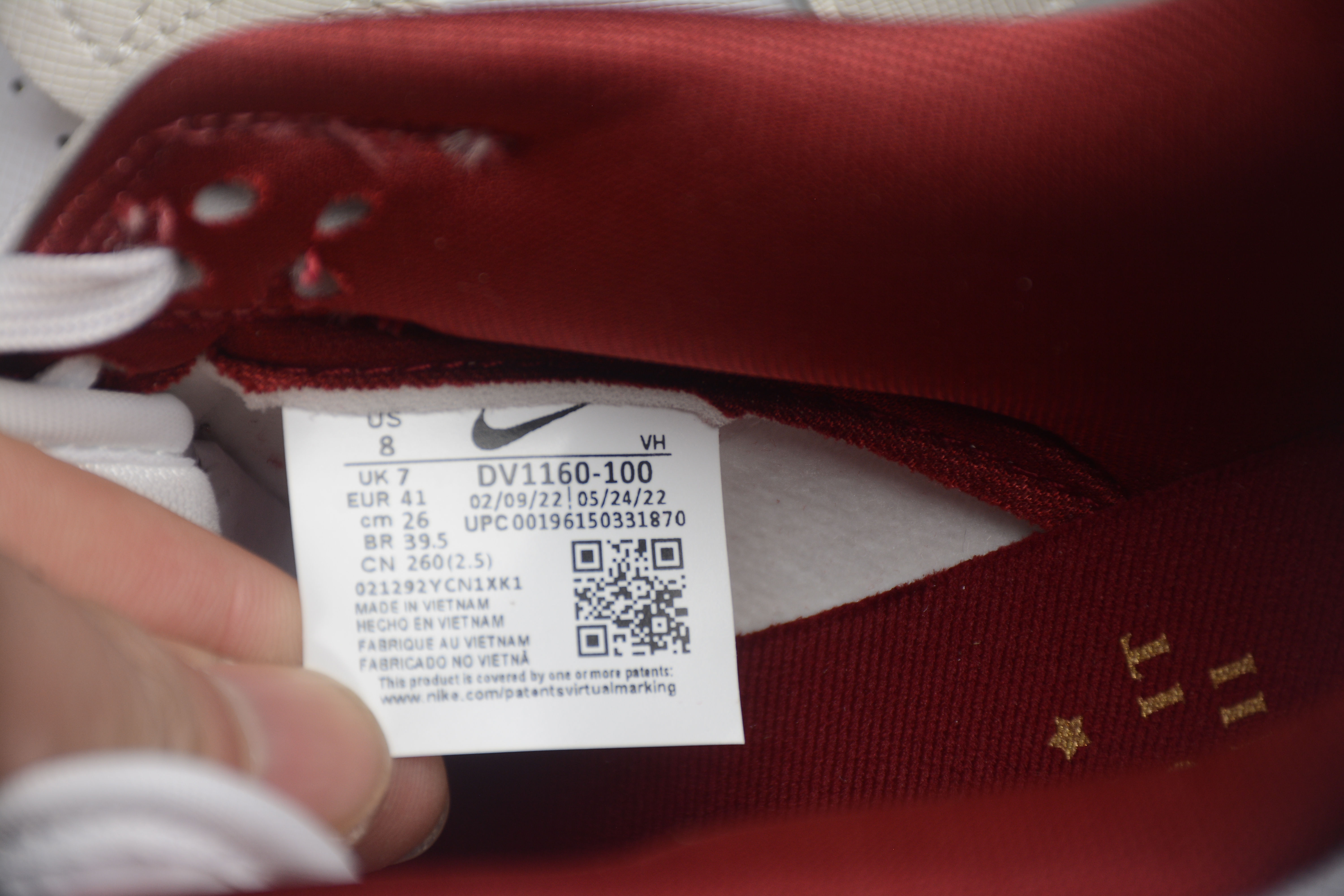 SB Dunk Low SE Just Do It White Phantom DV1160-100