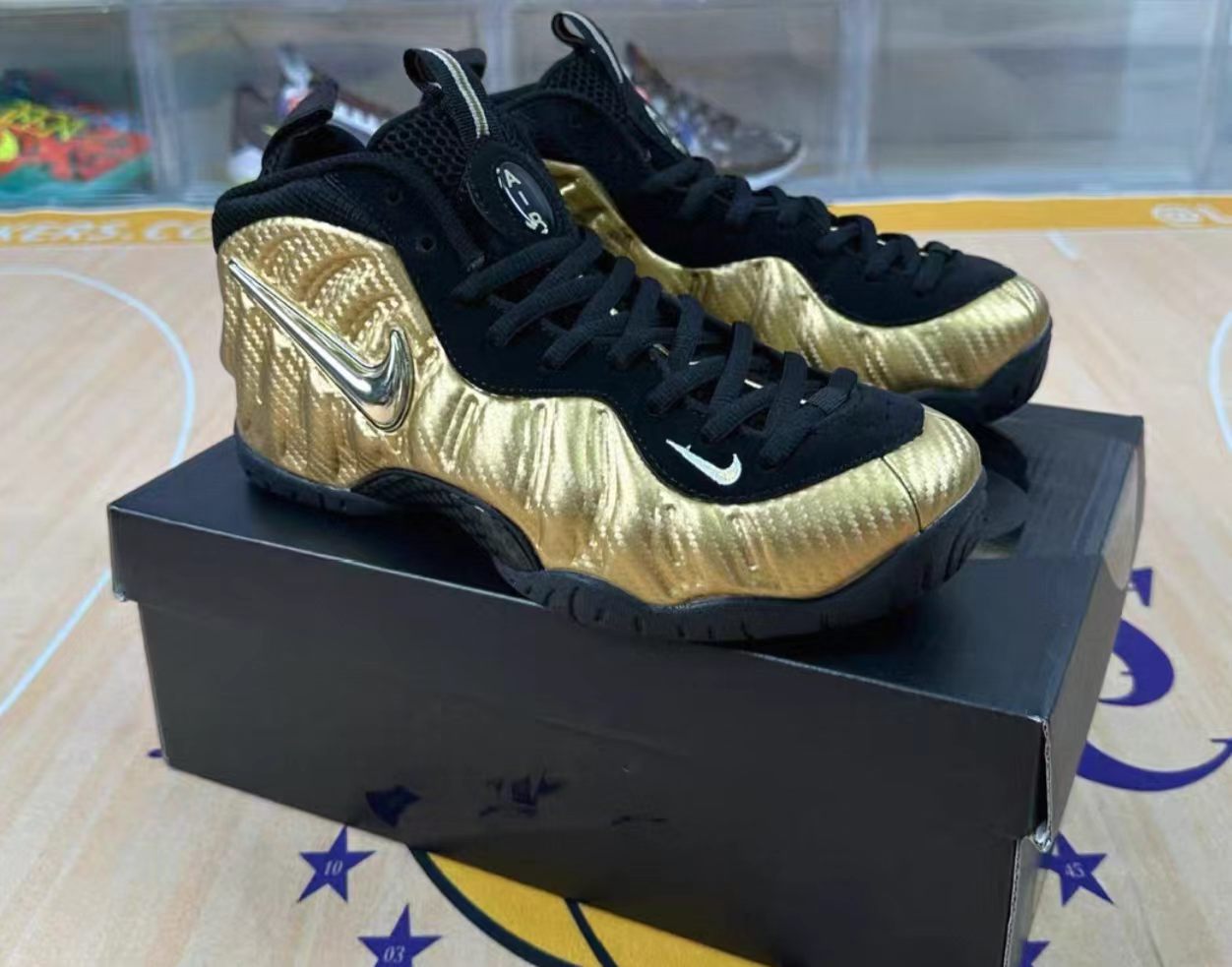 Nike Air Foamposite One "Metallic Gold"
