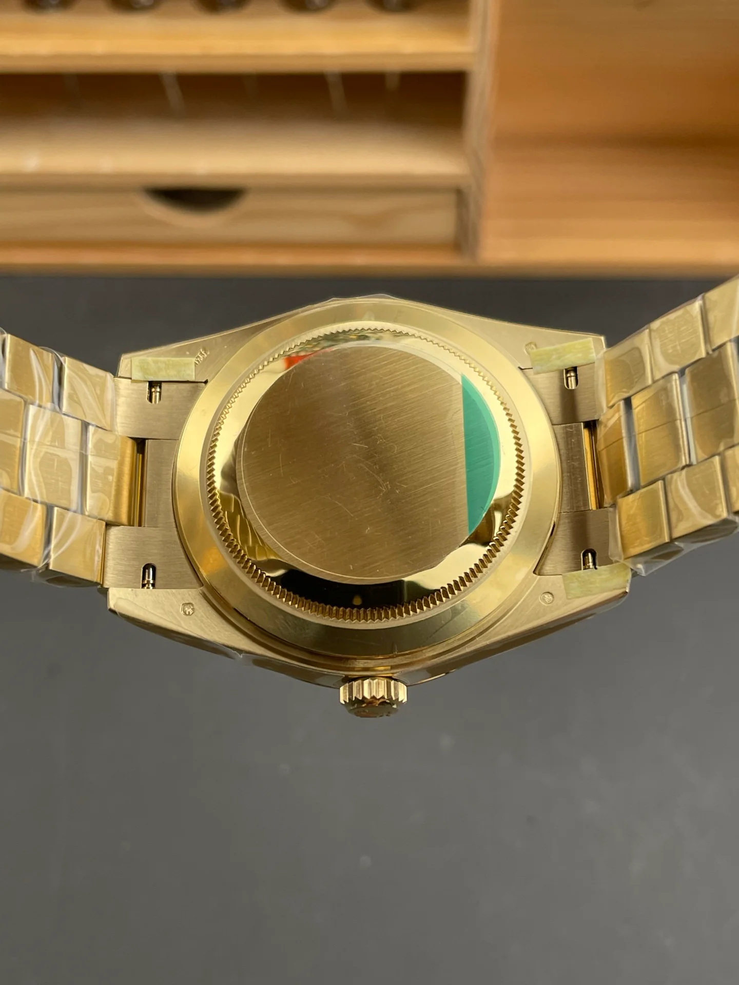 ay-Date Diamond Bezel Black Dial