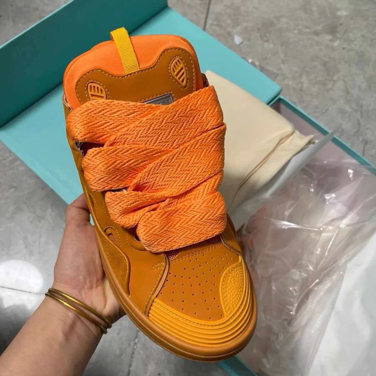 Lanvin Curb
