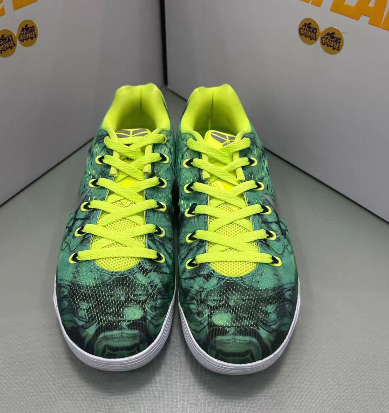 Nike Kobe 9 EM Low "Easter"