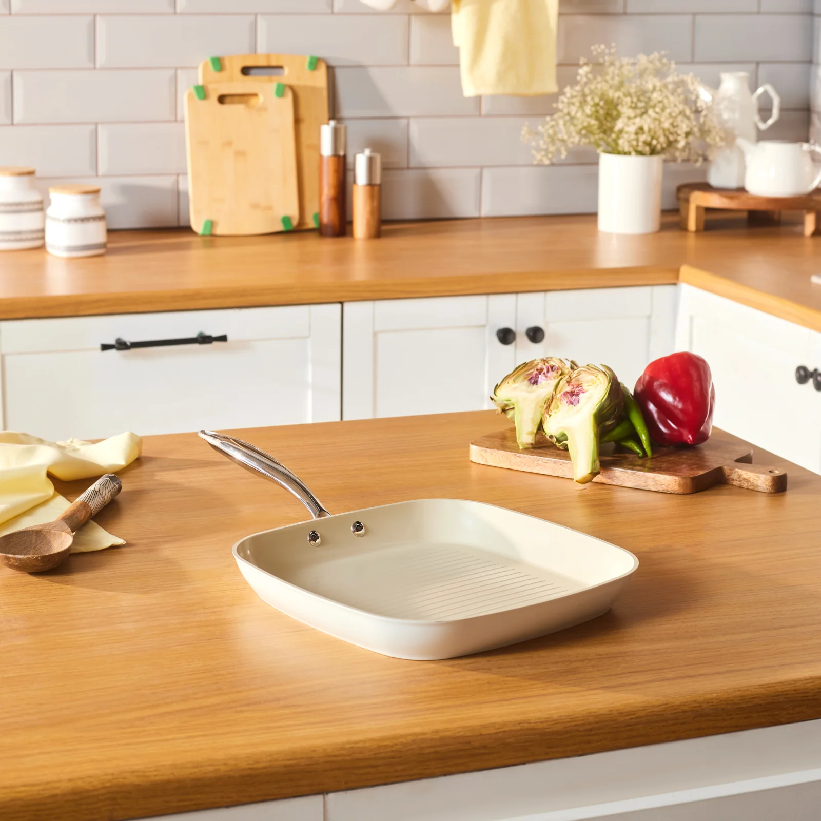 Karaca Swiss Crystal Almond Cream, Gril avec Poignée, 28cm