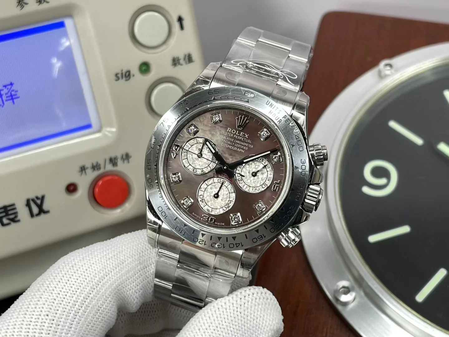 Custom Daytona Mother-of-Pearl Dial