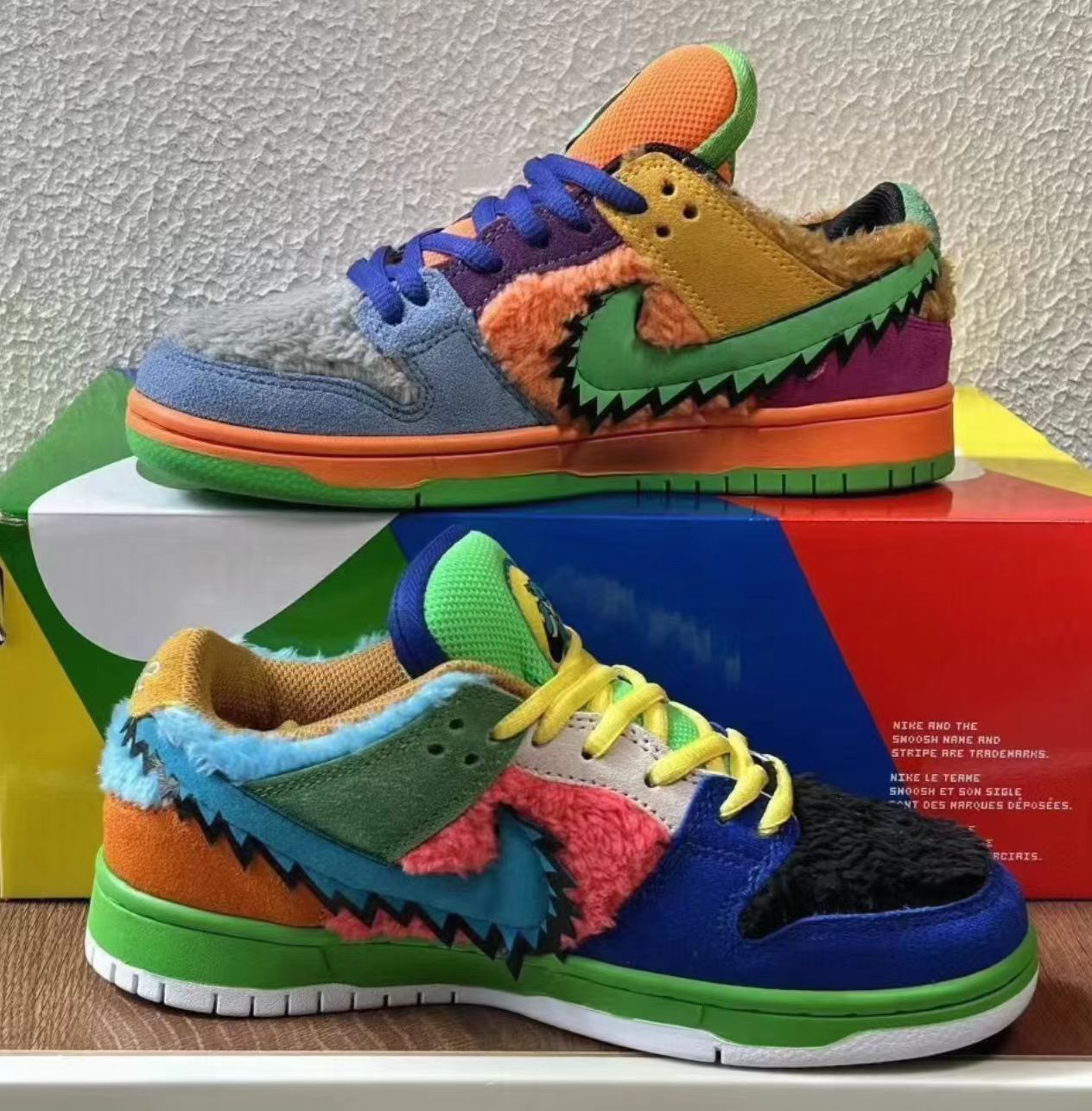 Nike SB Dunk Low "Grateful Dead - What The" / "Mixed Bear"