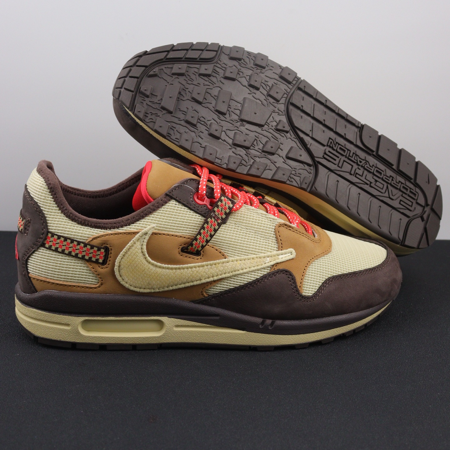 TRAVIS SCOTT X NIKE AIR MAX 1 “BAROQUEBROWN” DO9392-200