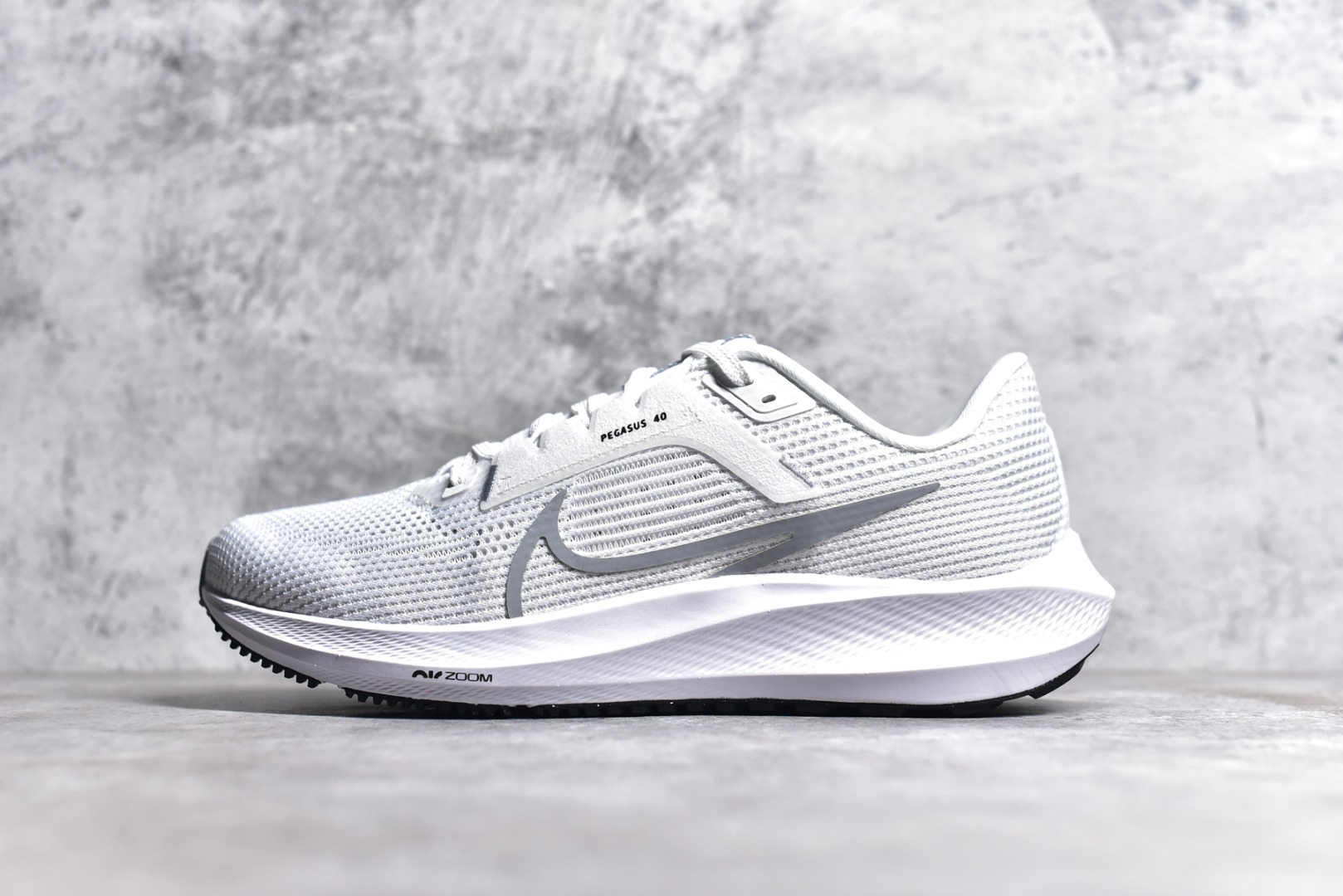 NIKE AIR ZOOM PEGASUS 40 WHITE BLACK PHOTON DUST MEN'S DV3853-102