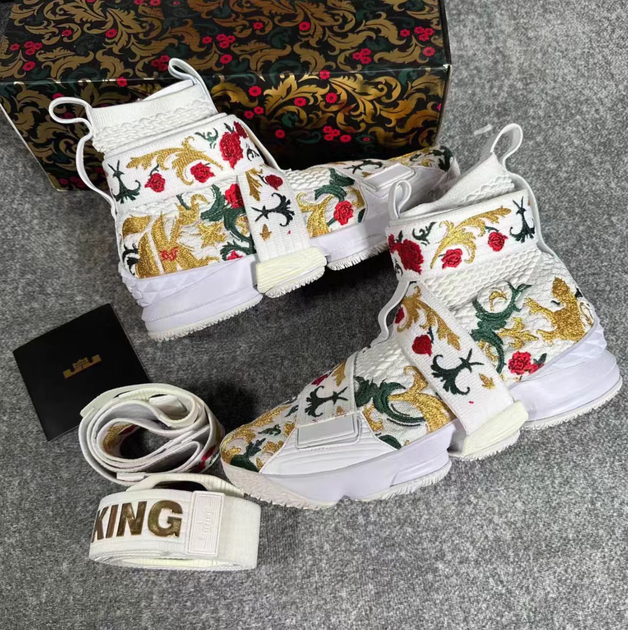 Nike LeBron Lifestyle 15 x KITH 