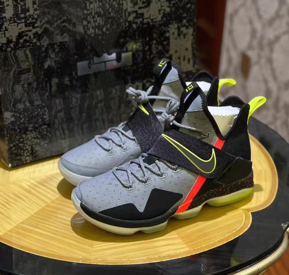 Nike LeBron 14 