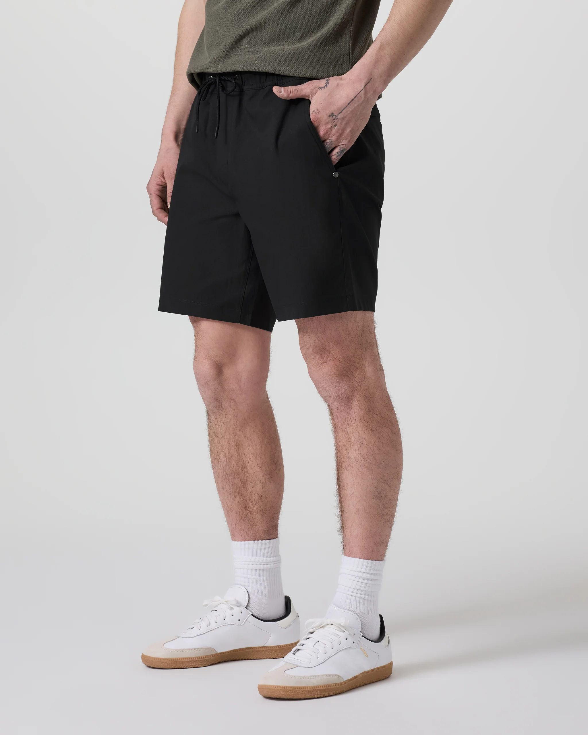 Cascade Crinkle Elastic Waist Short 8\