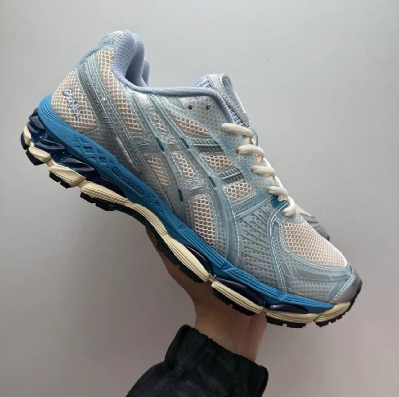 ASICS Gel-Kayano Light Blue Cream Silver