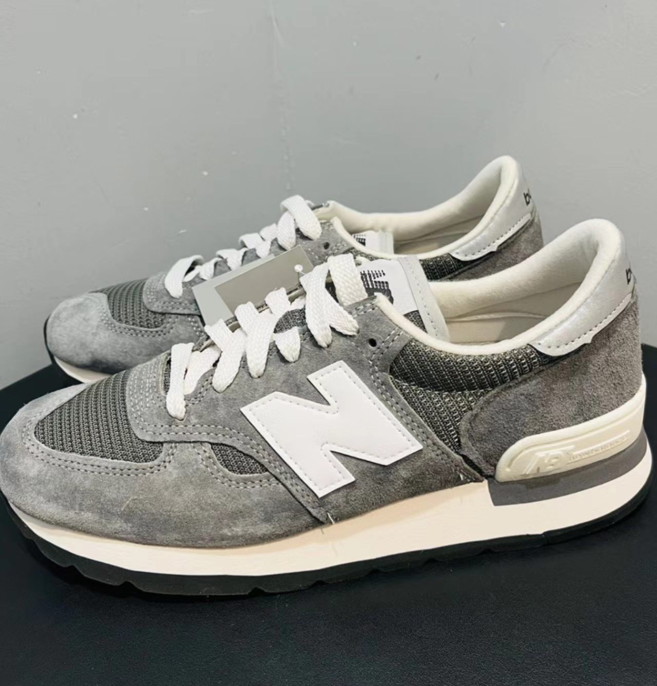 New Balance 990v1 