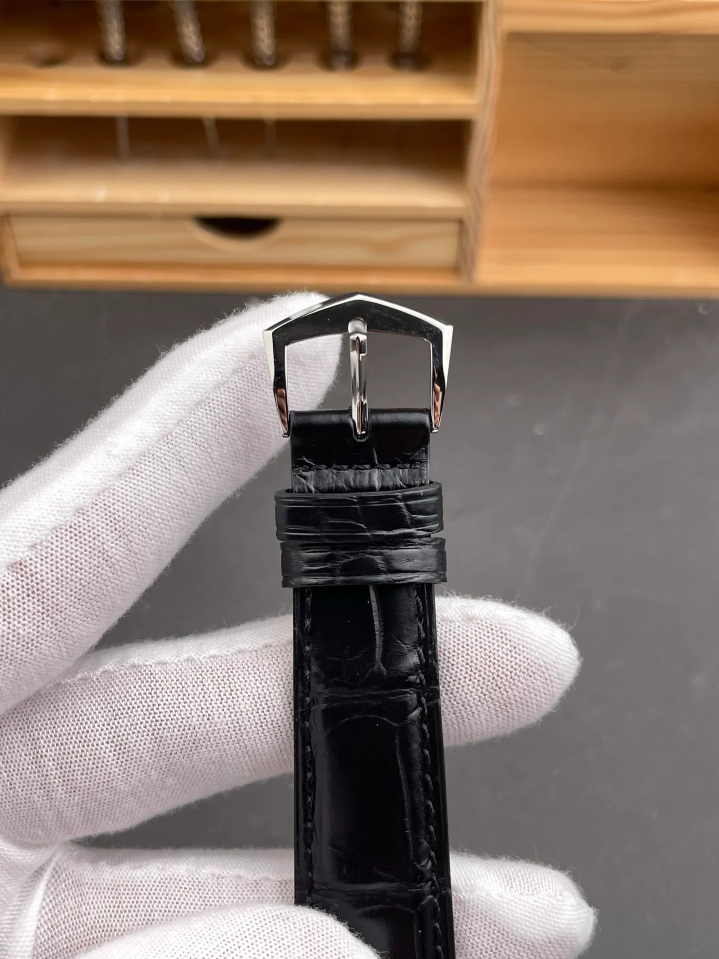 Patek Calatrava 5227G Officer Case White Gold Version