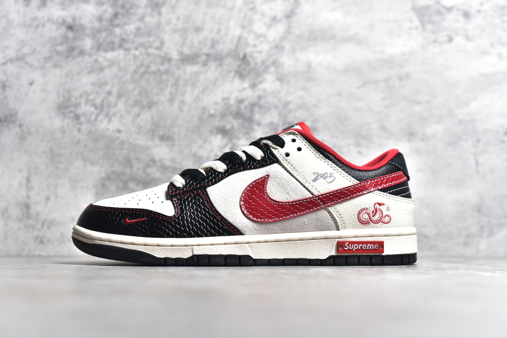 DUNK LOW CUSTOMIZED COLOR SCHEME XS1086-014
