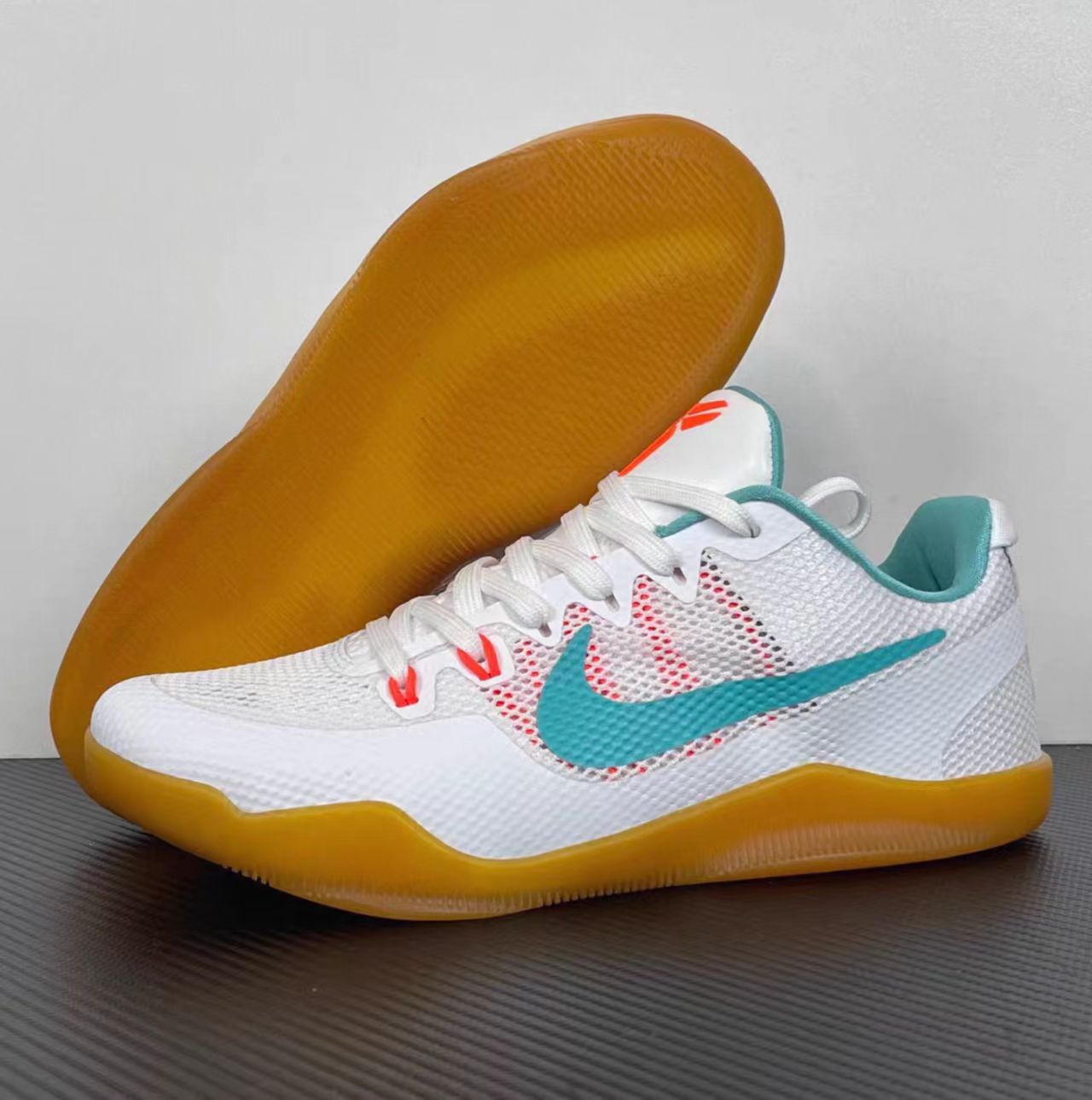 Nike Kobe 11 EM Low 