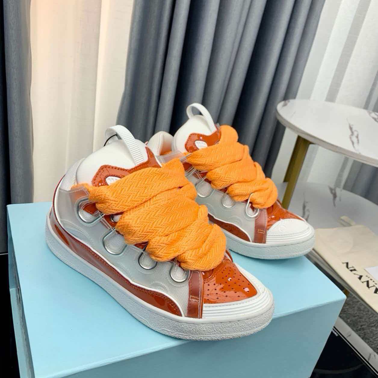 Lanvin Curb