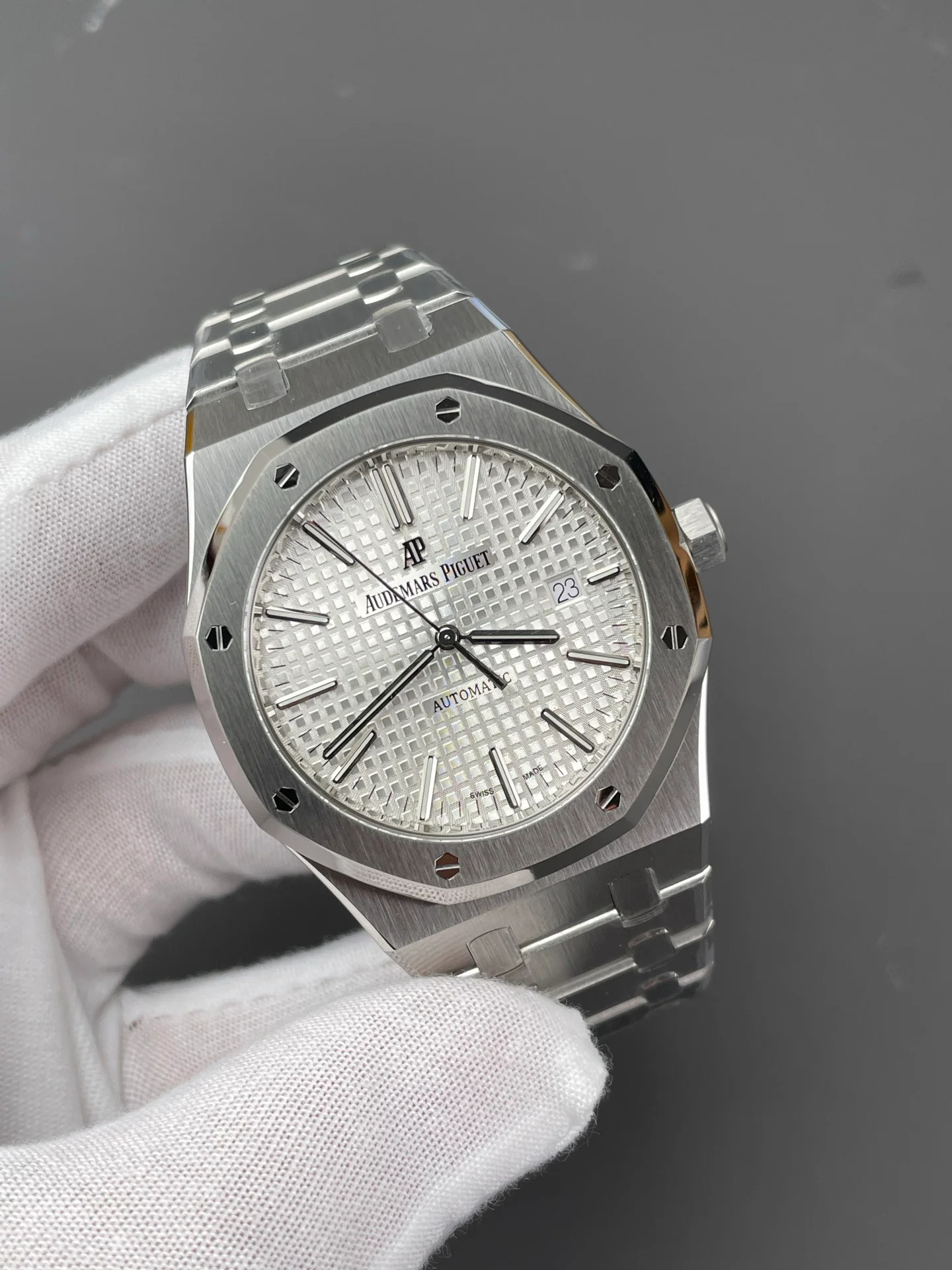 Royal Oak 15400 White Dial