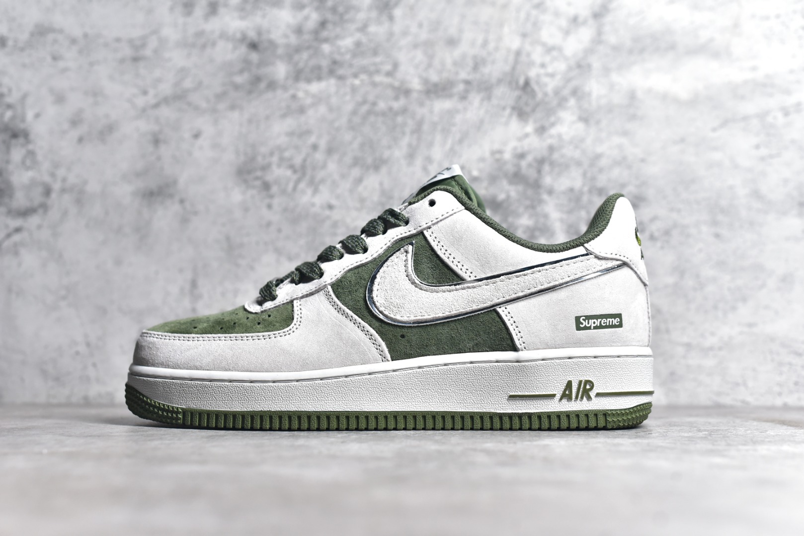 SUPREME X AIR FORCE 1 LOW 07  ME2392-106
