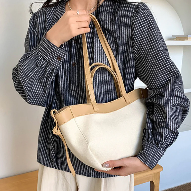Daisy Canvas Tote