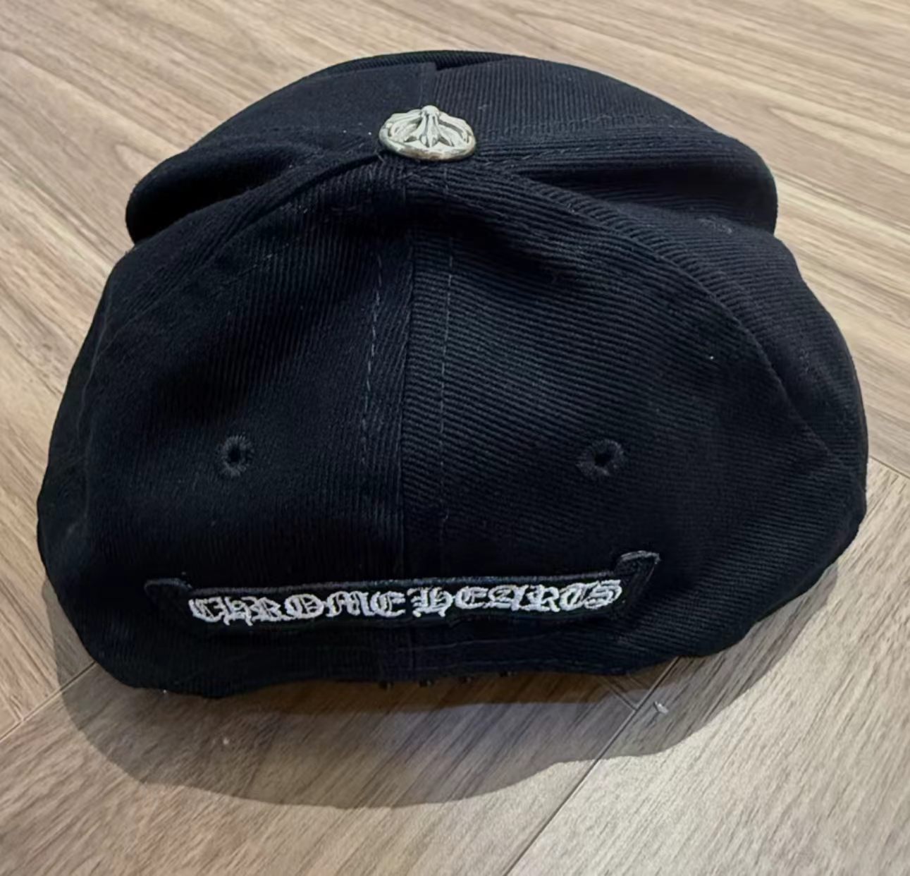 Chrome Hearts Horseshoe Cross Embroidered Snapback Cap