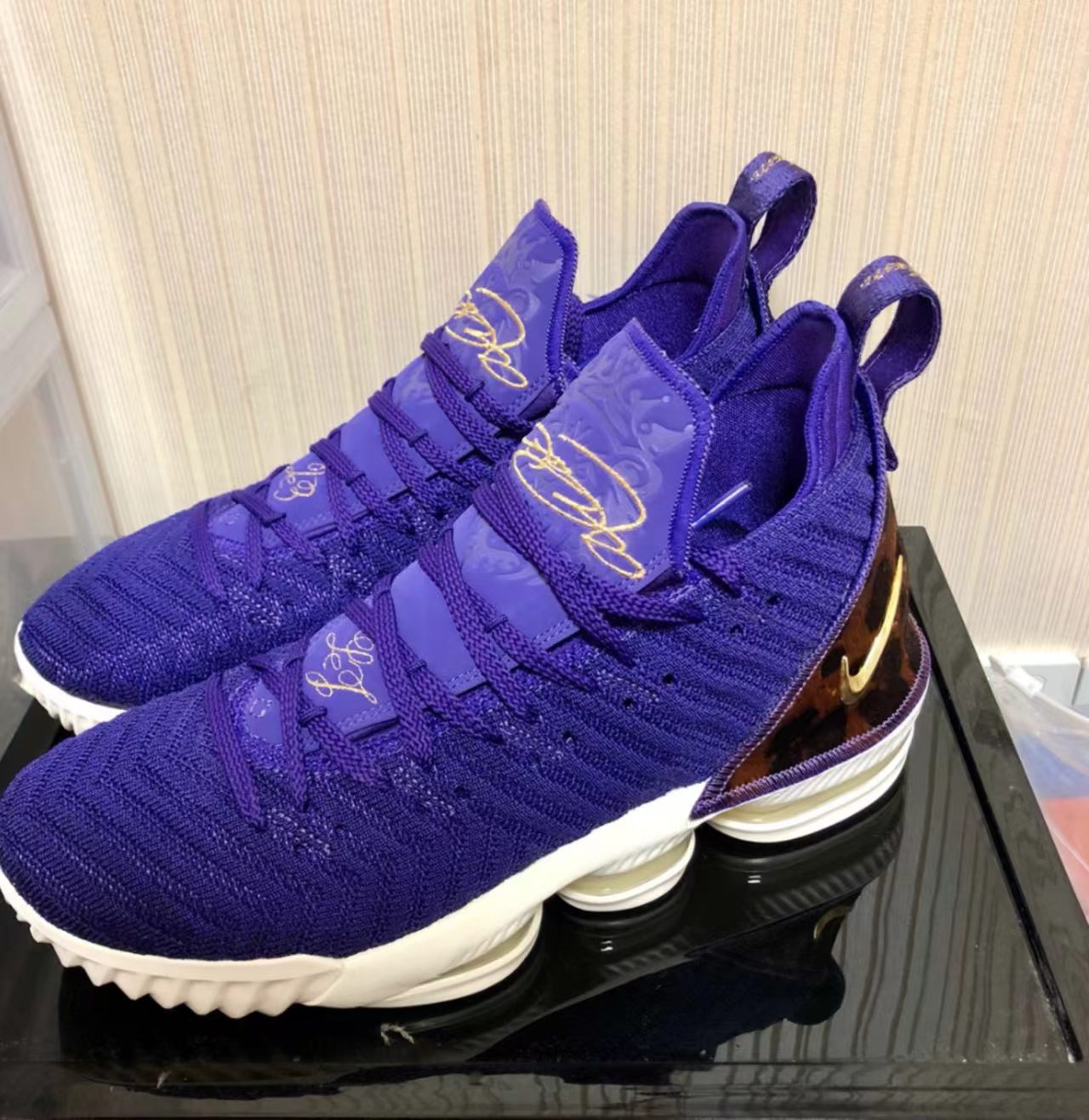 Nike LeBron 16 