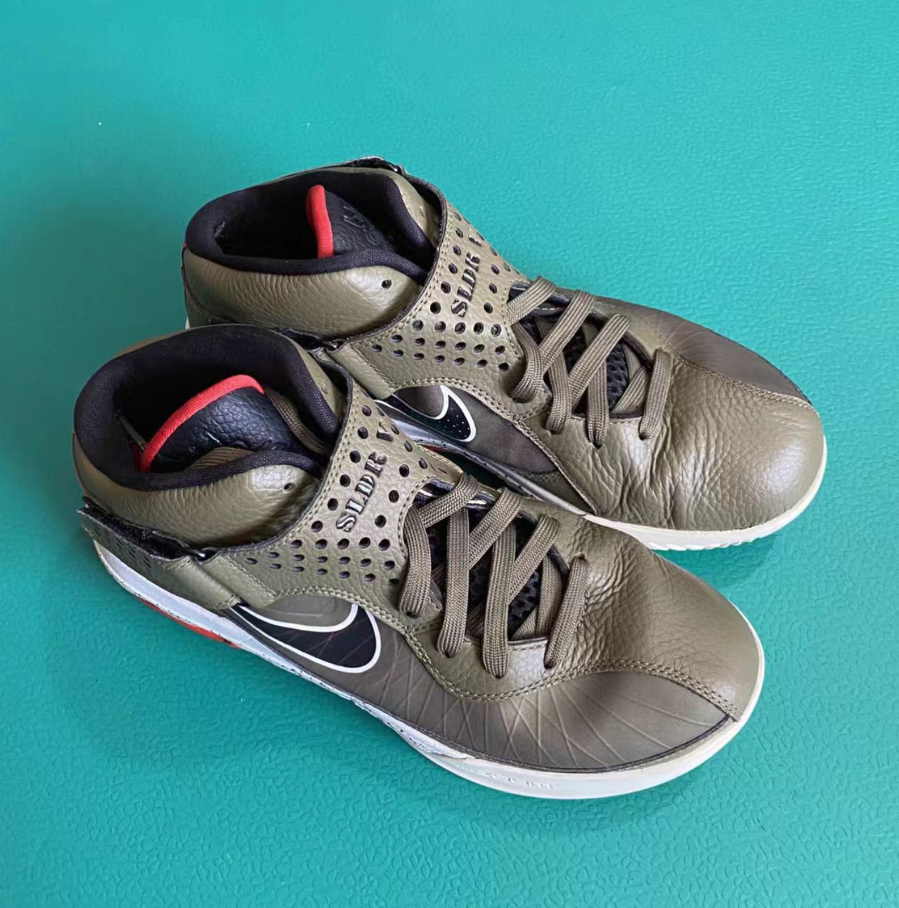 Nike Air Max LeBron Soldier V 