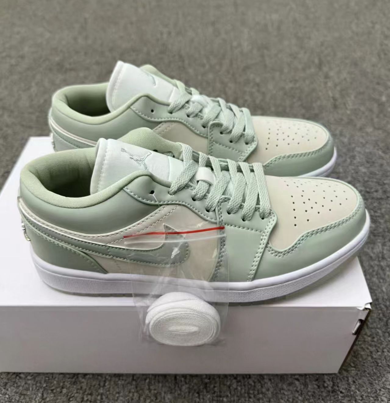 Air Jordan 1 Low Light Sage Cream