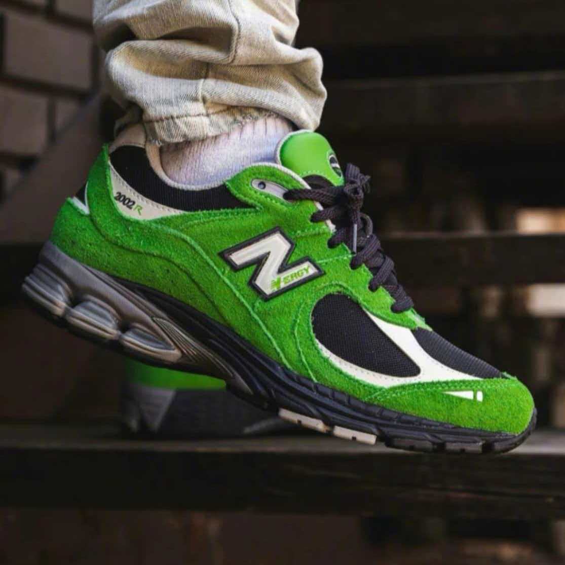 New Balance 2002R 