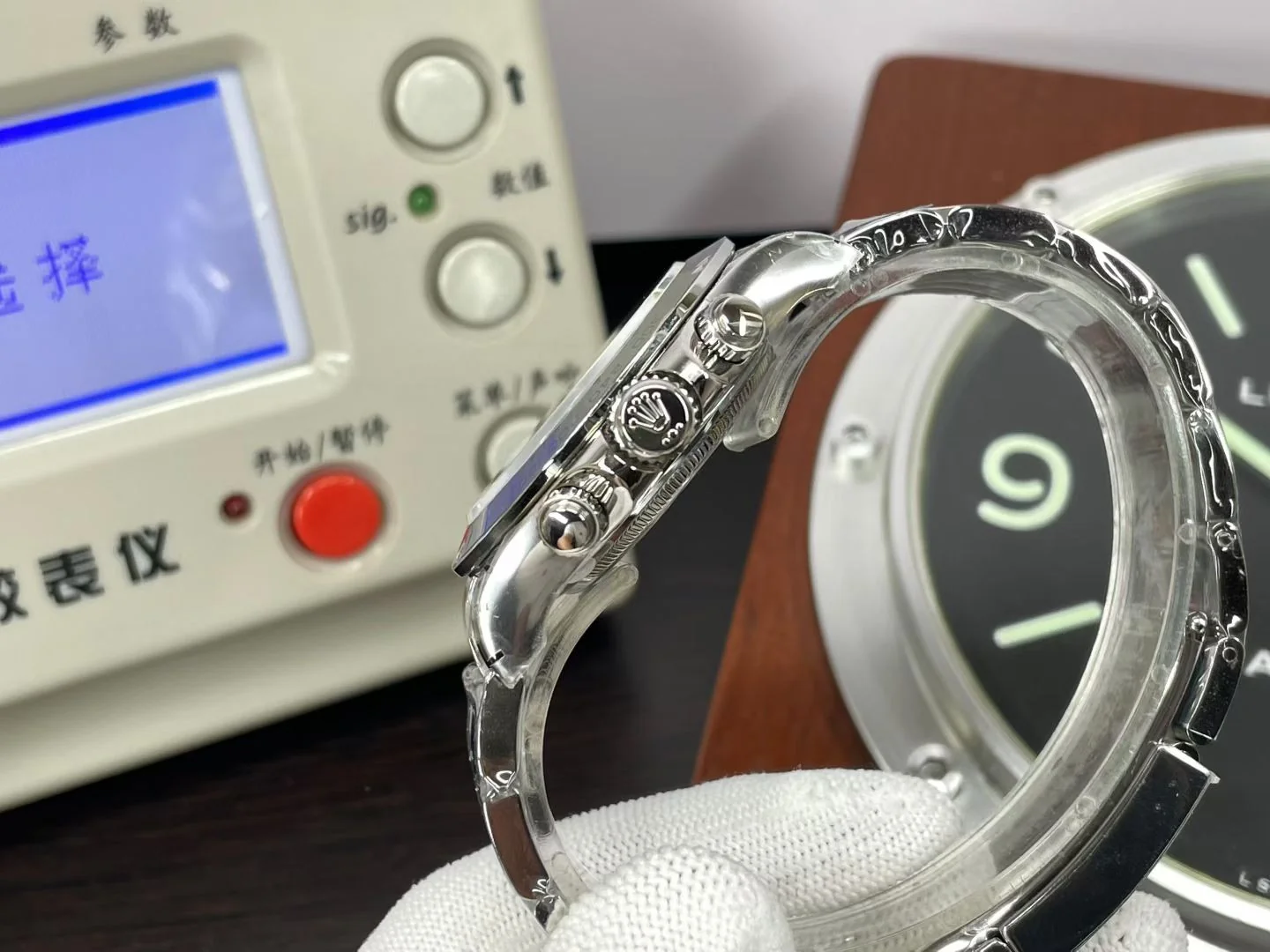 Custom Daytona Mother-of-Pearl Dial
