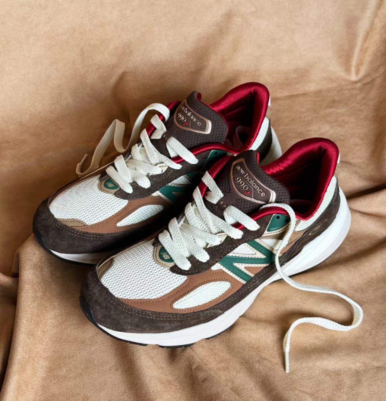 New Balance 990v6 